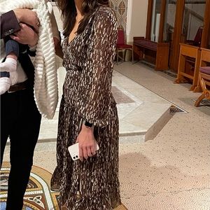 ASTR the label• XS • Brown long sleeve MIDI Dress